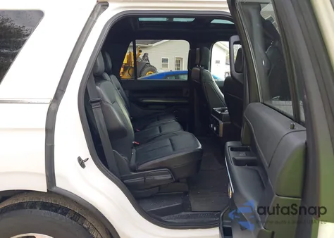 2018 Ford Expedition Xlt z USA, uszkodzony, nr VIN 1FMJU1JT2JEA63074